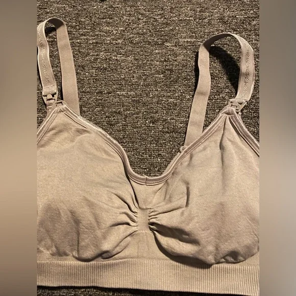 Lot of 3 nursing bras size xl  they’ve been laundered and that’s it. Unused. - Picture 2 of 10